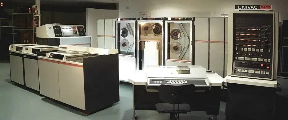 Mainframe UNIVAC 9400